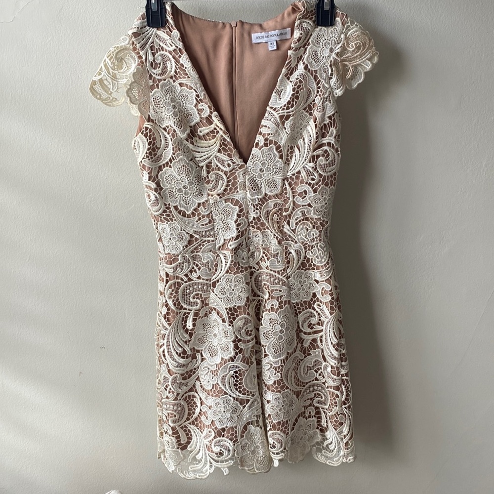 White lacy romper I’m size XS